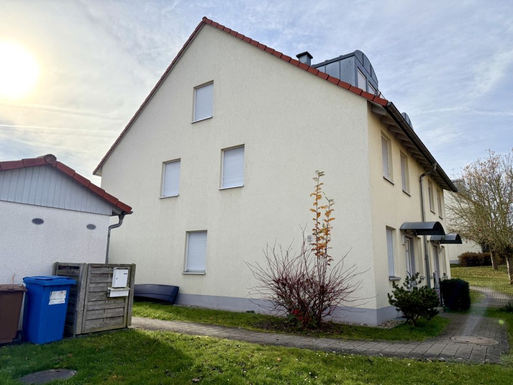 Vermietete (Nato-) Doppelhaushälfte in Eschenbach