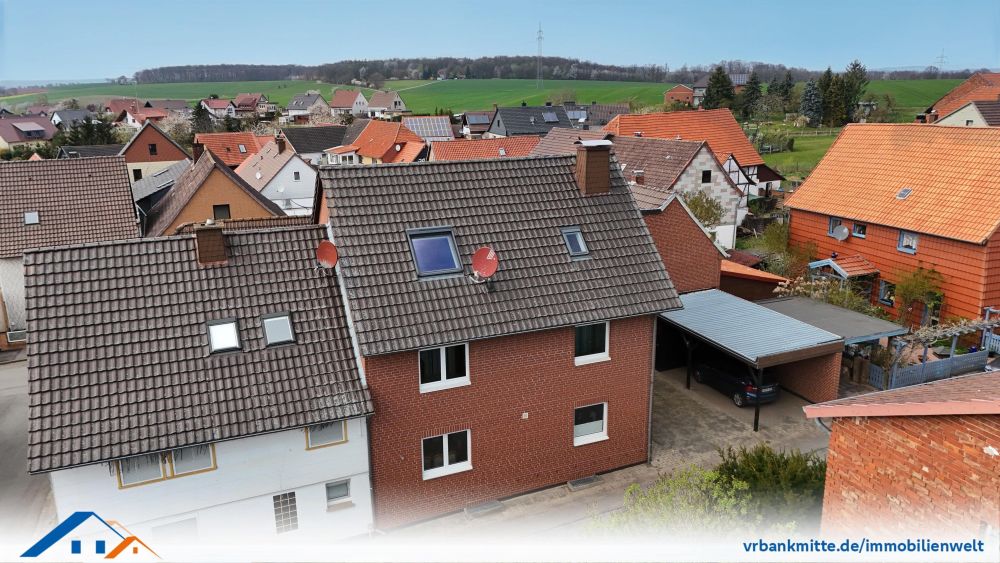 Charmante Doppelhaushälfte mit Potenzial – ruhiges Wohnen auf 3 Ebenen