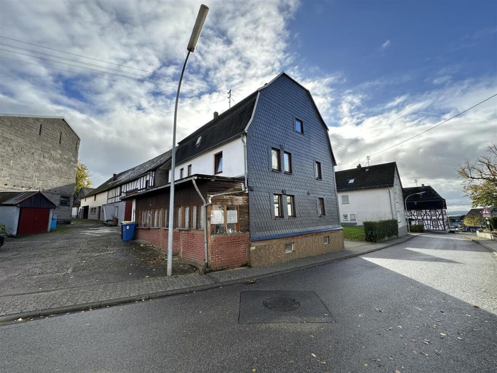 Einfamilienhaus mit Scheune und schönem Garten! (3)