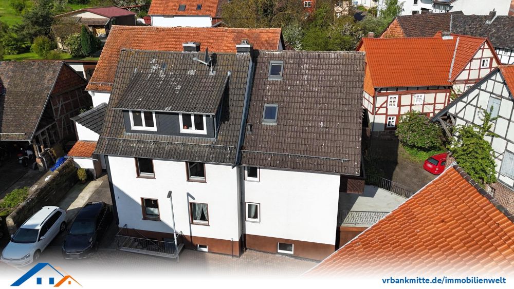 Charmantes Wohnhaus mit großzügigem Grundstück und vielseitiger Scheune