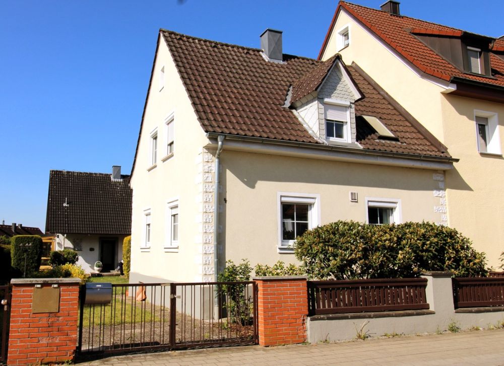 Klein, aber fein! Gepflegte und gemütliche Doppelhaushälfte in Roth