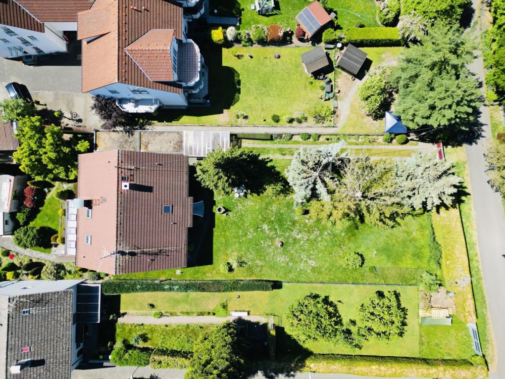 Gartenparadies - Zweifamilienhaus mit Einliegerwohnung