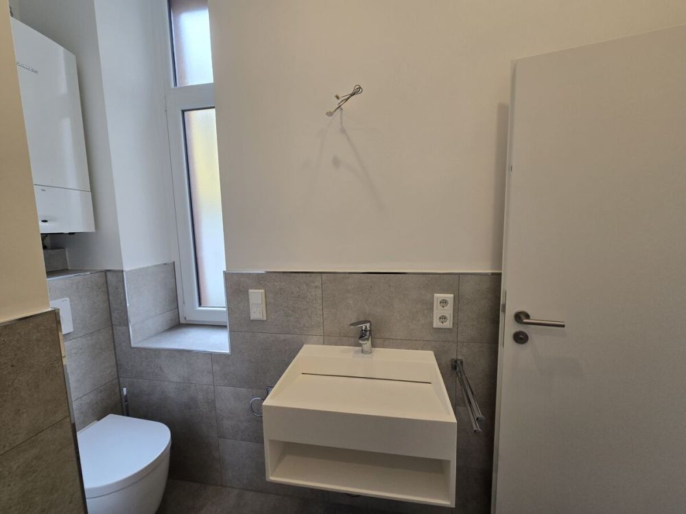 Erstbezug nach Grundsanierung!
Moderne, zentrale 2-Zi.-Wohnung