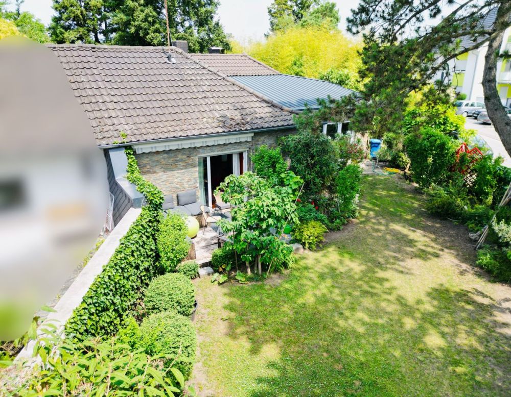 Stilvolles Einfamilienhaus mit hochwertiger Wohn & Raumausstattung