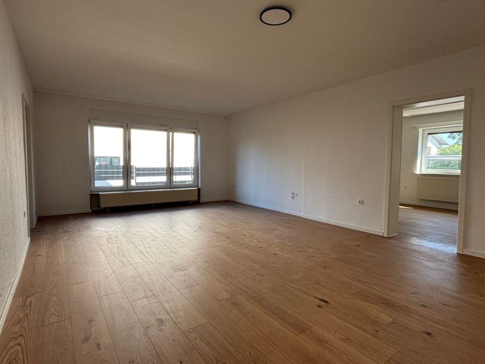 Charmante Doppelhaushälfte auf dem Heilsberg: Mit neuem Dach, Heizung und PV-Anlage