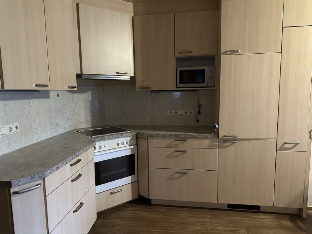 Vielseitiges Wohnhaus mit großem Grundstück und separater Einheit