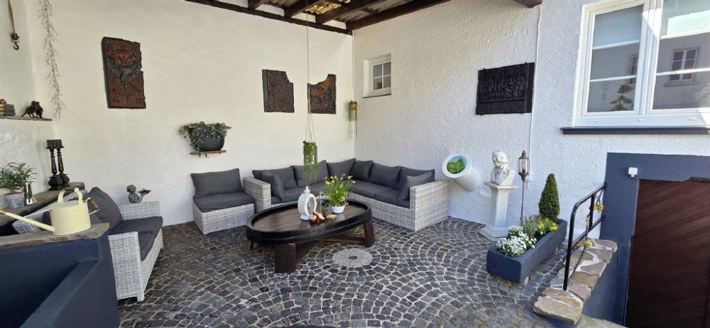 Ehemaliges  Weingut mit Charme! Hochwertig u. umfassend modernisiert!