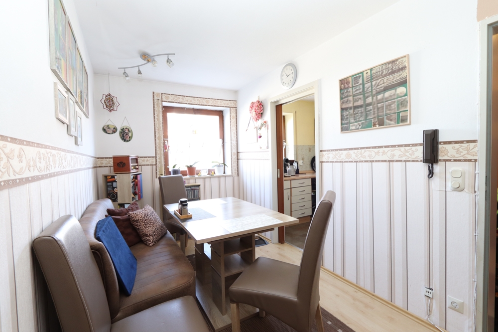 * Ruhig * Praktisch * Hell * 
Tolle 2,5-Zimmer-Wohnung mit Südbalkon im Hochparterre 
in Peiting