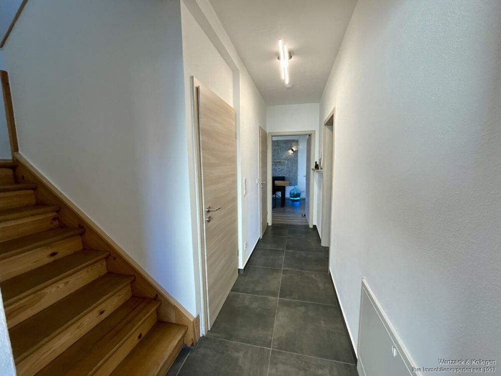 Eingangsbereich und Treppenaufgang