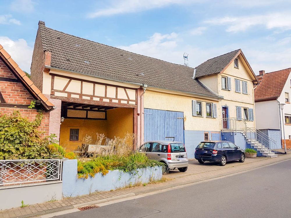 Haus, Scheune, viel Grundstück, Platz, Ruhe, Burgblick... Ist hier in Breuberg alles zu haben!