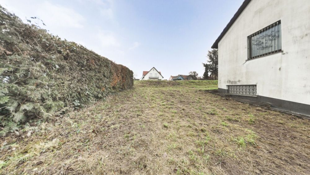 Gestalten Sie Ihr Traumhaus in Zirndorf-Bronnamberg. Großzügiges Einfamilienhaus mit viel Potenzial (3)