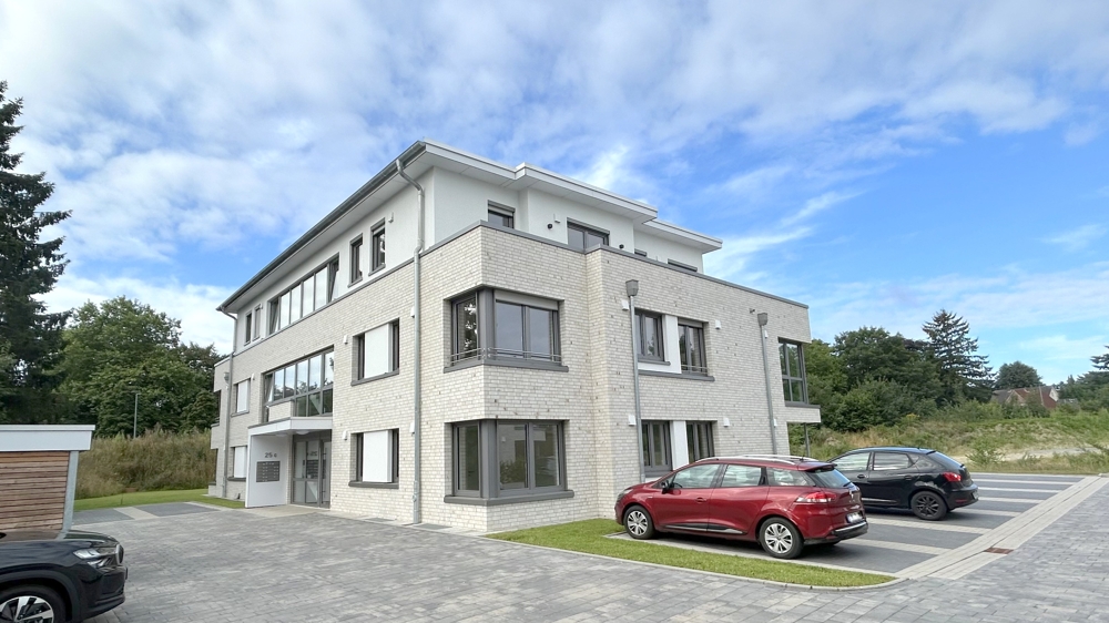 Stilvolle, barrierefreie 3-Zimmer-Wohnung mit Wintergarten u. Stellplatz in zentraler Lage von Varel