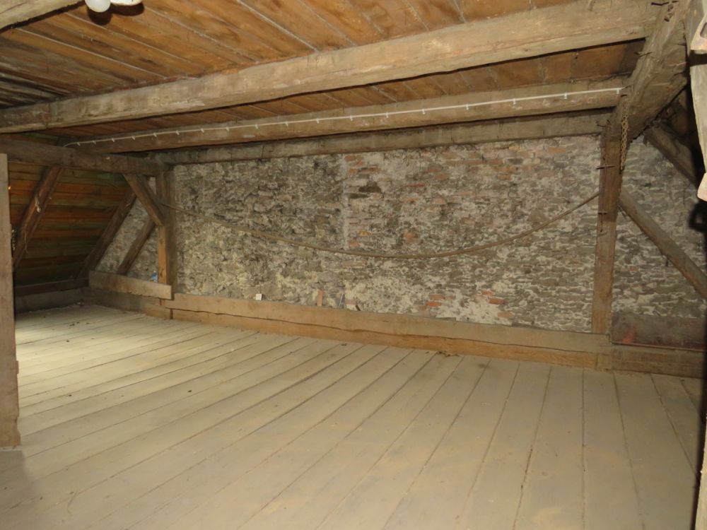 Preisreduzierung für das renovierungsbedürftige Reihenmittelhaus mit Nebengebäude im Sanierungsgebiet der Altstadt Tirschenreuth