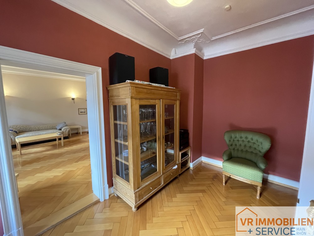 Einzigartige Immobilie mit historischem Flair: Ehemalige Amtskellerei in 97631 Bad Königshofen!