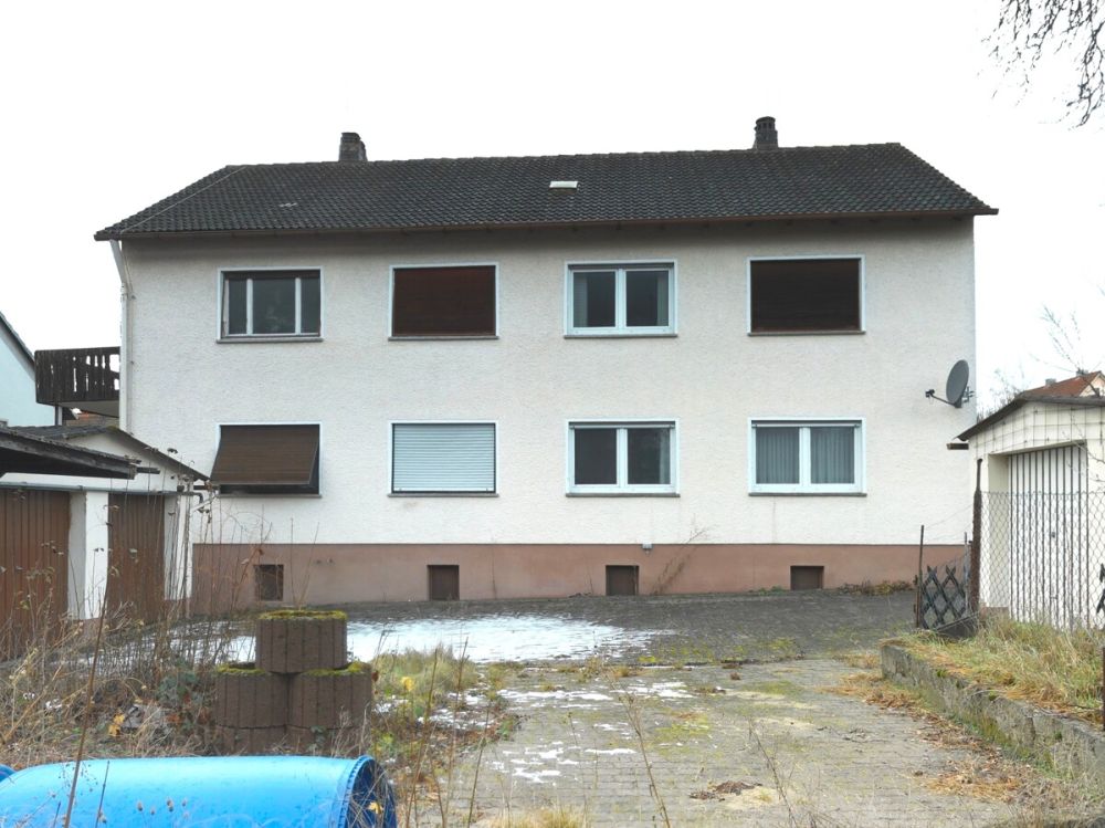 Handwerker und Kapitalanleger aufgepasst: Mehrfamilienhaus mit großem Potential in Roth! (3)