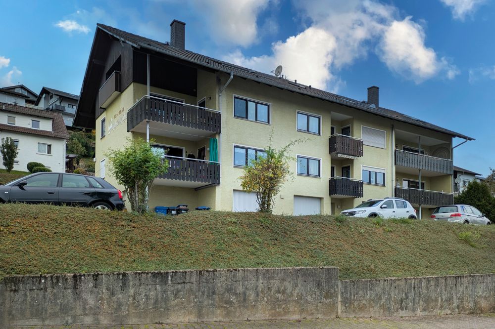 Selbstnutzer  u. Kapitalanleger aufgepasst: schöne, helle 2-Zimmer-ETW mit tollem Blick über Erbach!