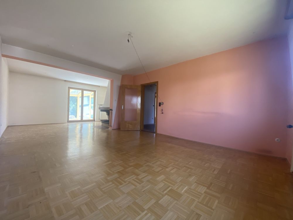 Wohnen am Merklsteig - Charmantes Reihenmittelhaus mit Garage, Wintergarten, Freischwimmbecken und zusätzlichem Gartengrundstück in begehrter Wohnlage in Weiden!