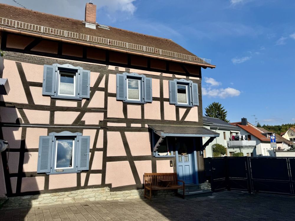 Wunderschönes Altstadthaus
zentral, idyllisch und mit außergewöhnlich viel Platz