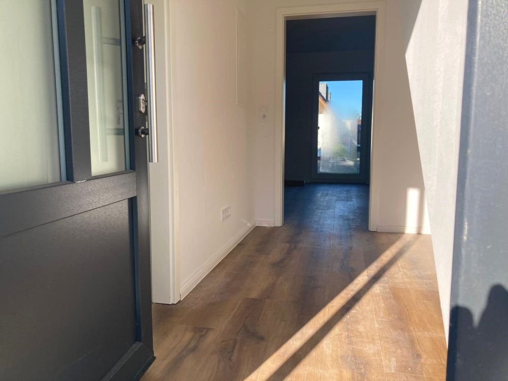 Kernsaniertes Reihenendhaus mit zwei separaten Wohneinheiten am Ellenberger Forst