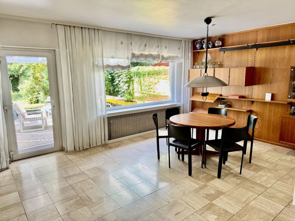 Echte Rarität: 2 Häuser vereint 
Großzügiges Ein- bis Zweifamilienhaus 
mit diversen Möglichkeiten