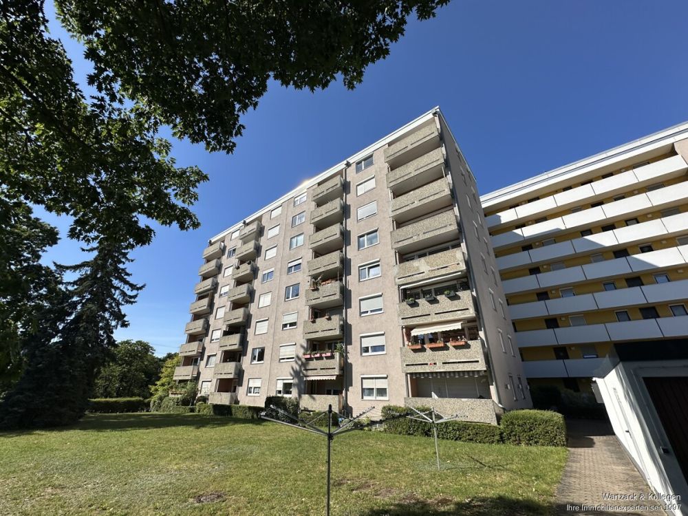 Über den Dächern von Schwaig - 3-Zimmer-Wohnung mit Ausblick, Balkon, Einbauküche und Garage