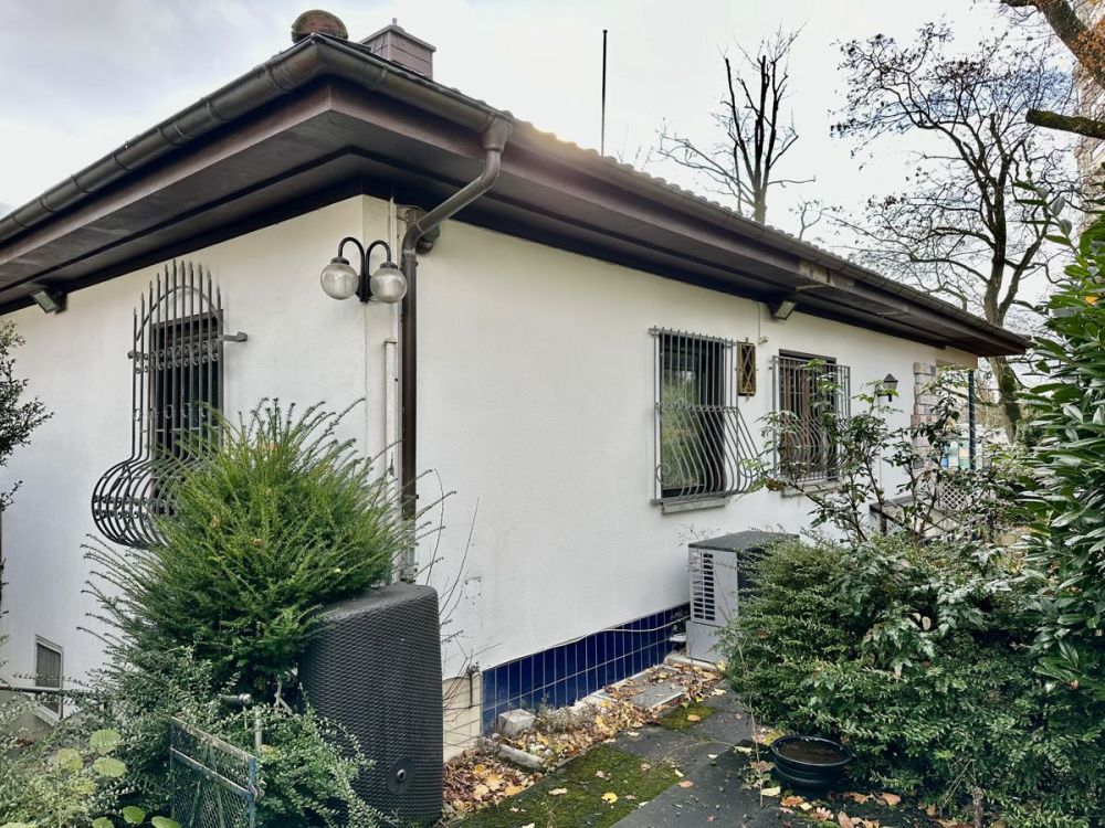 Freistehendes Einfamilienhaus oder
Neubau - 5 Familienhaus mit Baugenehmigung