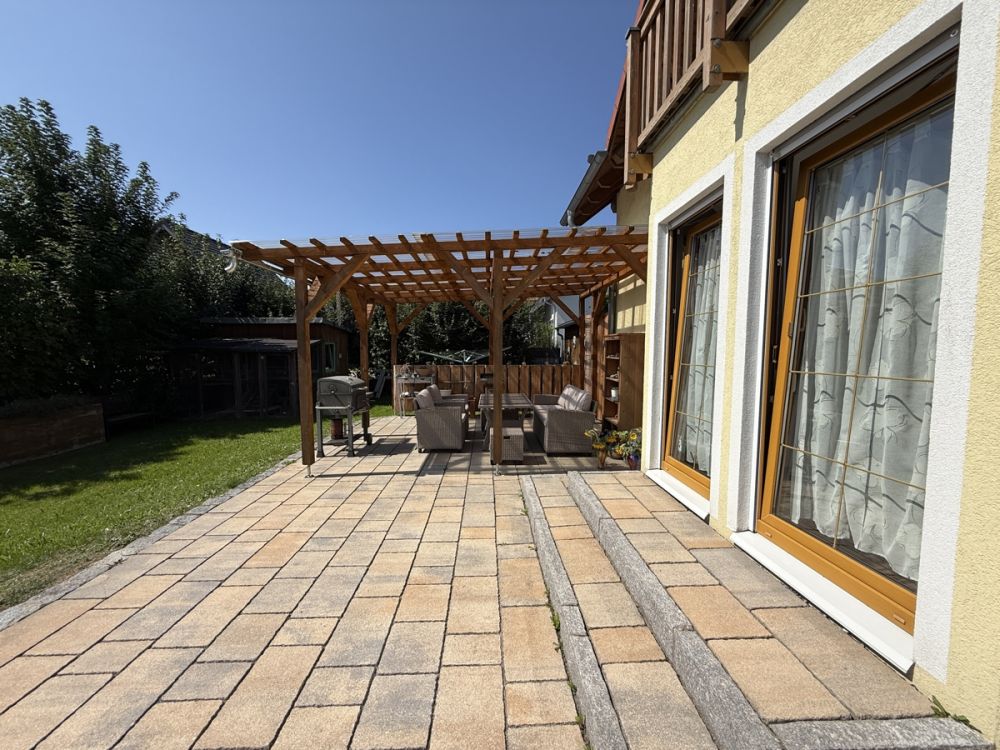 Neuwertiges Wohnhaus mit schönem Grundstück im Neubaugebiet!