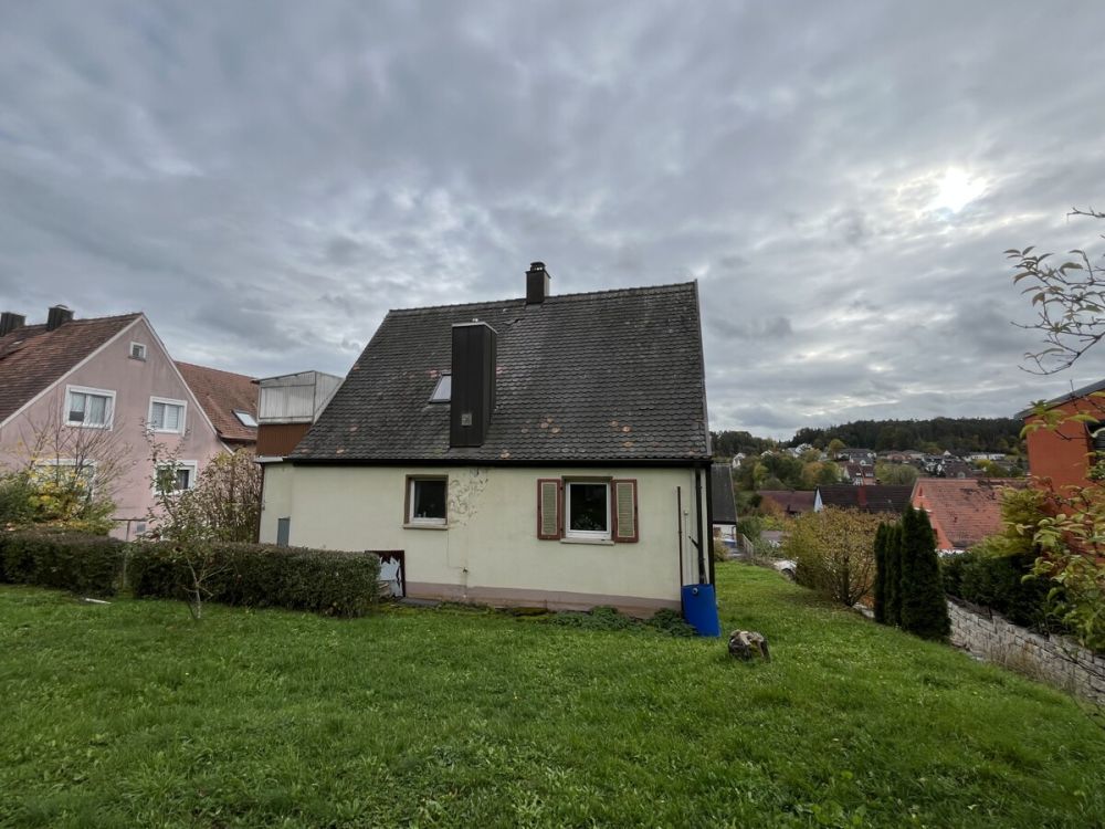 Gemütliches Einfamilienhaus über den Dächern von Dietenhofen - ideal für handwerklich begabte Familien