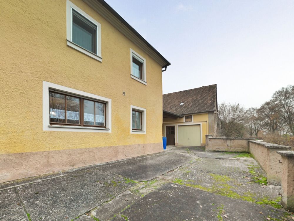 Wohnen mit Blick auf die Altmühl - Großes Einfamilienhaus in Ornbau! (4)