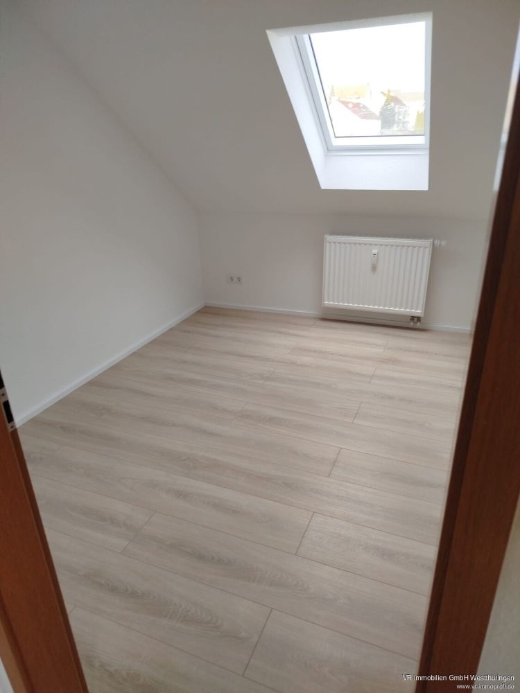 Schicke Dachgeschoss- Zweiraumwohnung in ruhiger Lage