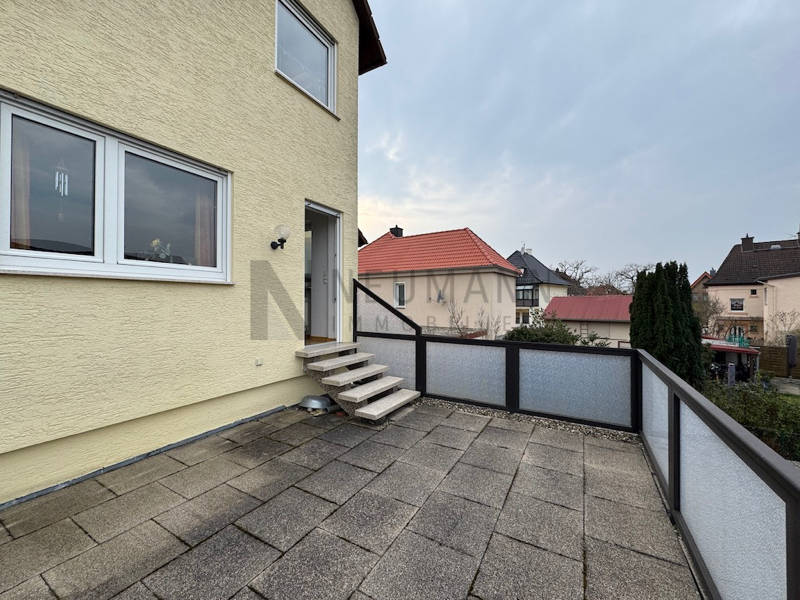 Großes Mehrfamilienhaus mit Garten in schöner Lage von Mörfelden