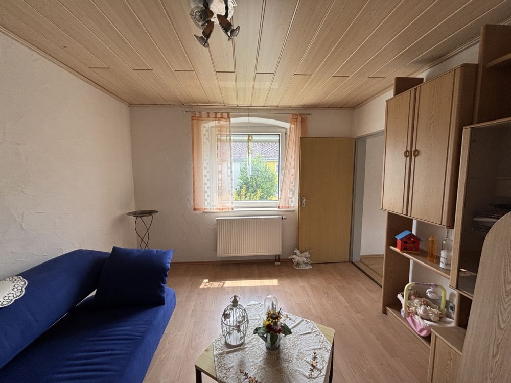 Doppelhaushälfte, mit zwei Wohneinheiten in Konnersreuth zu verkaufen