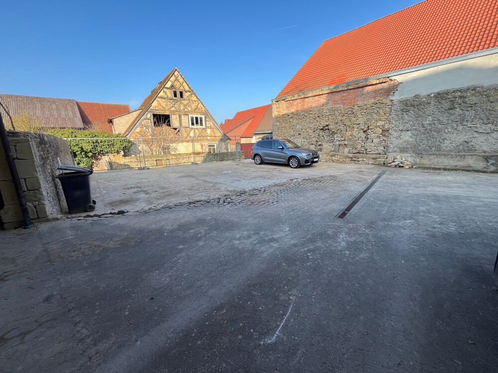 Zufahrt/Innenhof, ehemalige Scheune