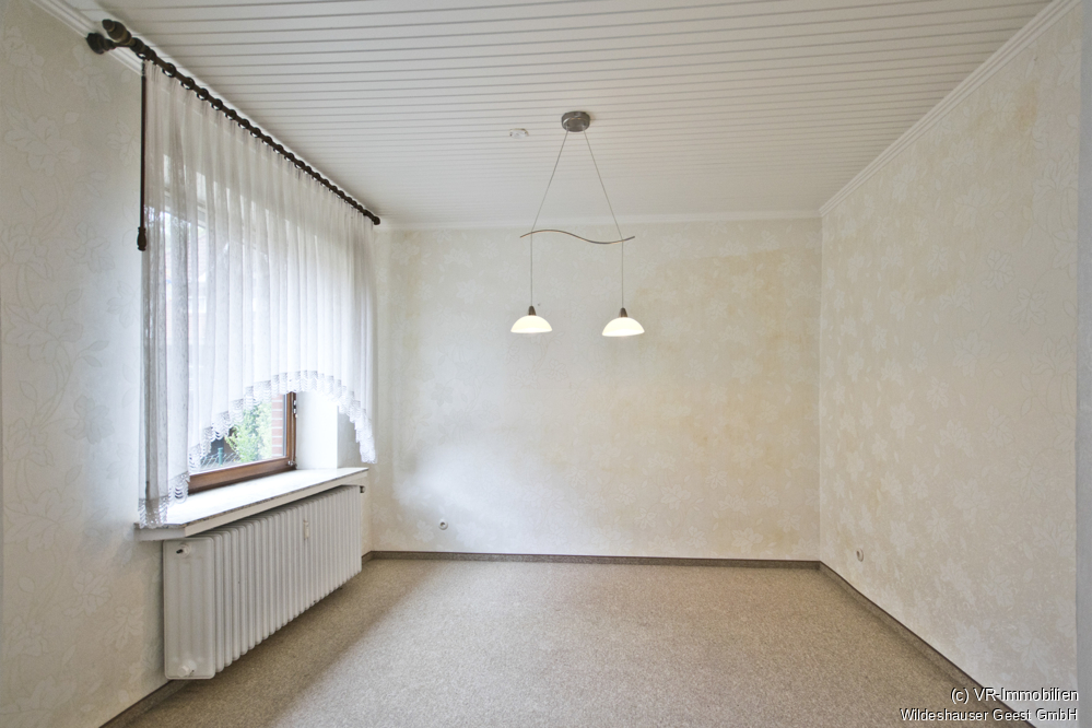 Einfamilienhaus mit Einliegerwohnung in zentraler Lage