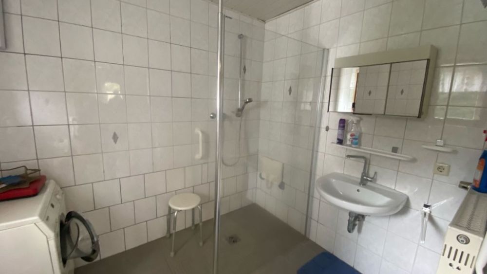 Großzügiges Zweifamilienhaus an Ortsrandlage