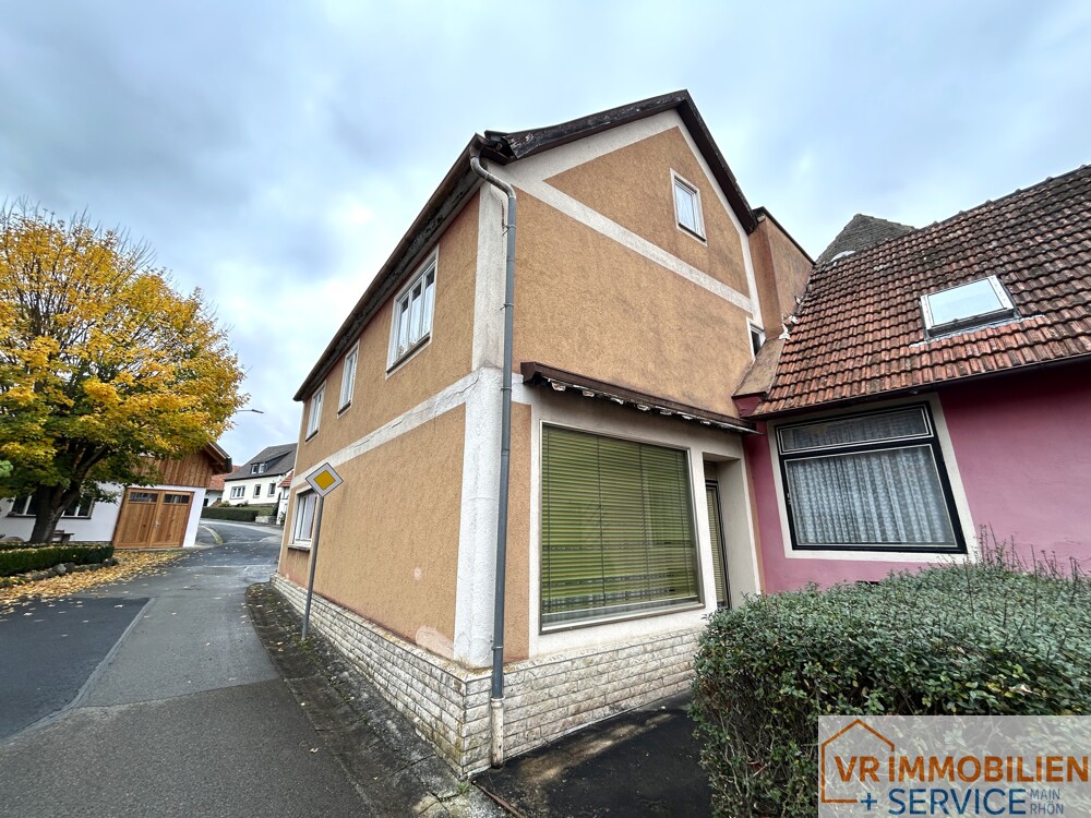 Haus mit Geschichte: Ehemaliger Dorfladen mit Wohnhaus und Nebengebäuden in 97645 Urspringen!