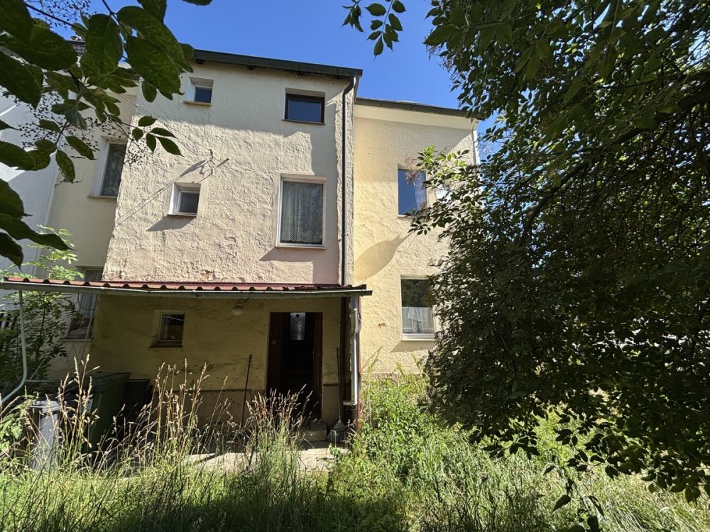 Attraktives Grundstück mit Potenzial – Sanierungsbedürftiges Haus in begehrter Lage