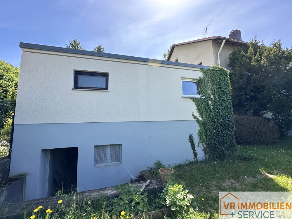 Ihr Eigenheim im Grünen- Wohnhaus mit Doppelgarage und Garten in 97616 Bad Neustadt/S.