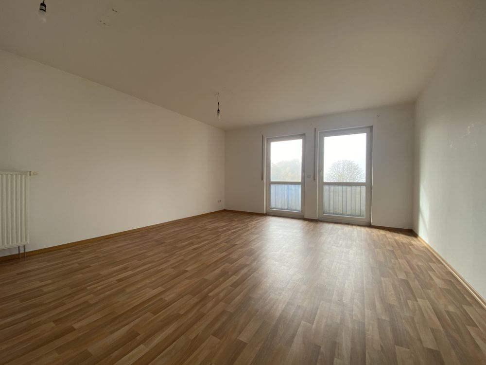 Helle 3-Zi.-Eigentumswohnung mit praktischem Grundriss und Blick ins Grüne in Neustadt a.d. Waldnaab