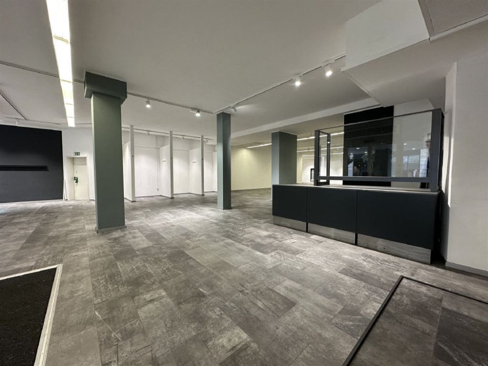 / Ihr neuer Standort in der Fußgängerzone - Hohe Passantenfrequenz!