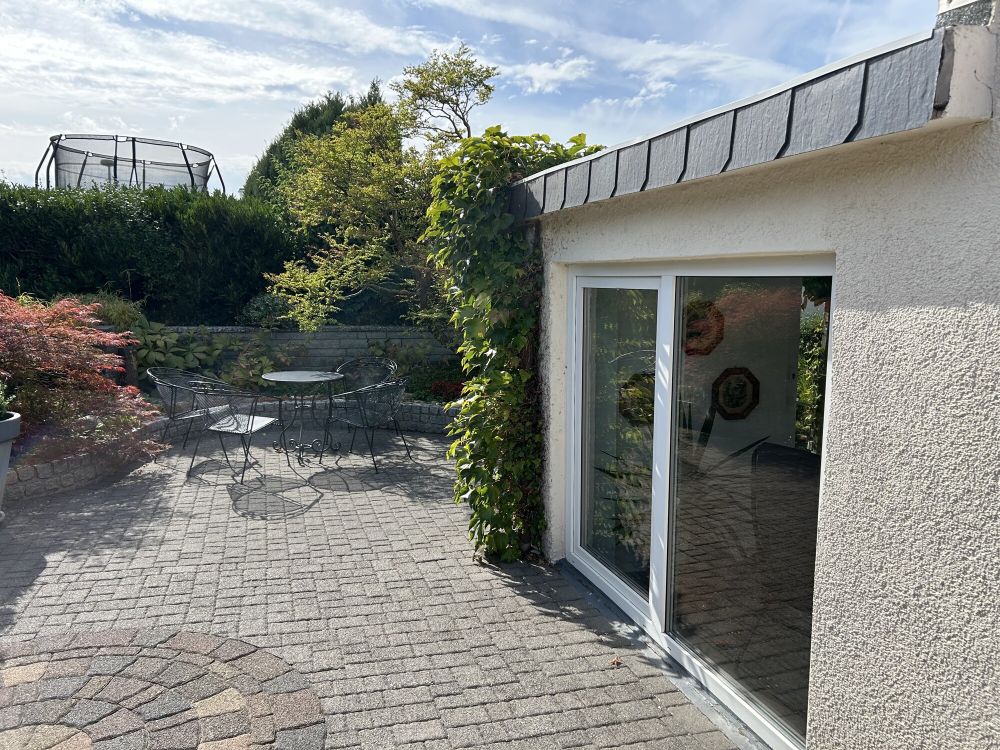 Terrasse mit Zugang Wintergarten