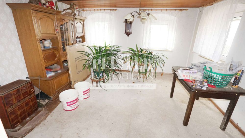 Denkmalgeschütztes Bauernhaus mit Nebengebäude und kleinem Garten in Sassendorf