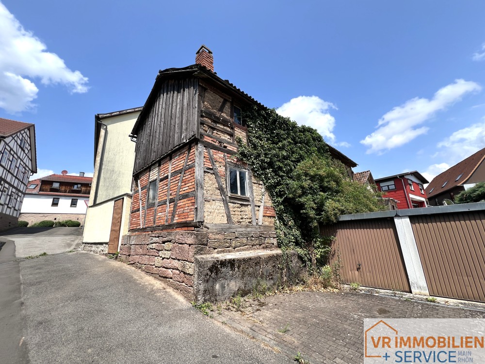 Ländliche Ruhe genießen – Doppelhaushälfte mit viel Platz in 98617 Helmershausen!