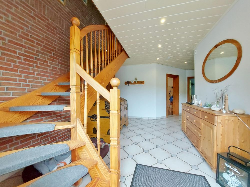 Großer Wohntraum (ca. 202 m²) mit Doppelcarport und angrenzender Weidefläche in Beringstedt