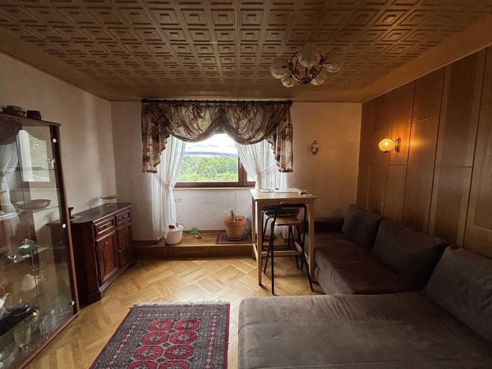 Renovierungsbedürftige 2-Zimmer-Eigentumswohnung in Marktredwitz mit Gartenanteil und schönen Blick über den Auenpark!