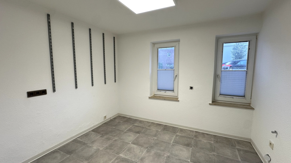 Büro IV; ebenfalls ideal als Kopier- und Aktenraum