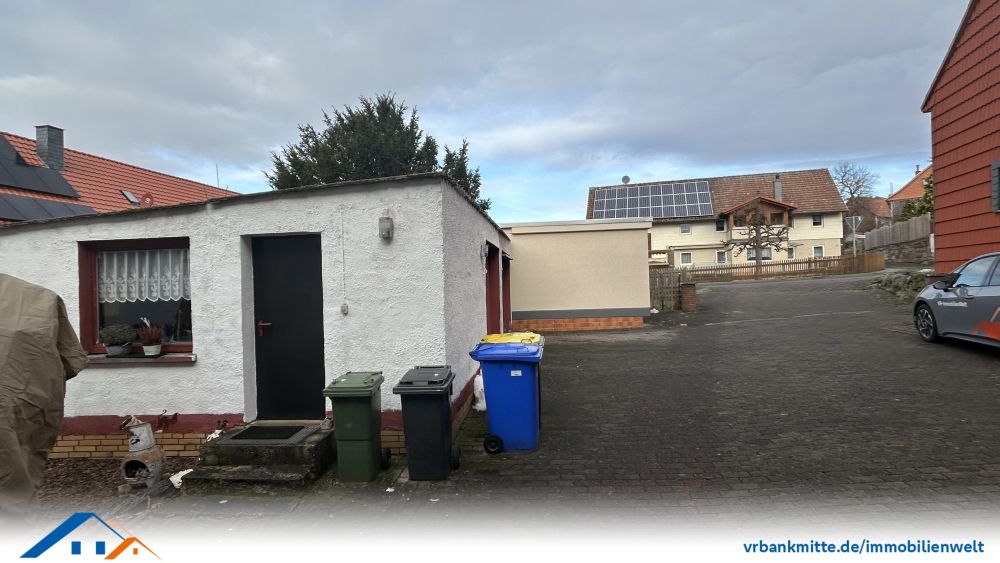 Garage links / Werkstadt