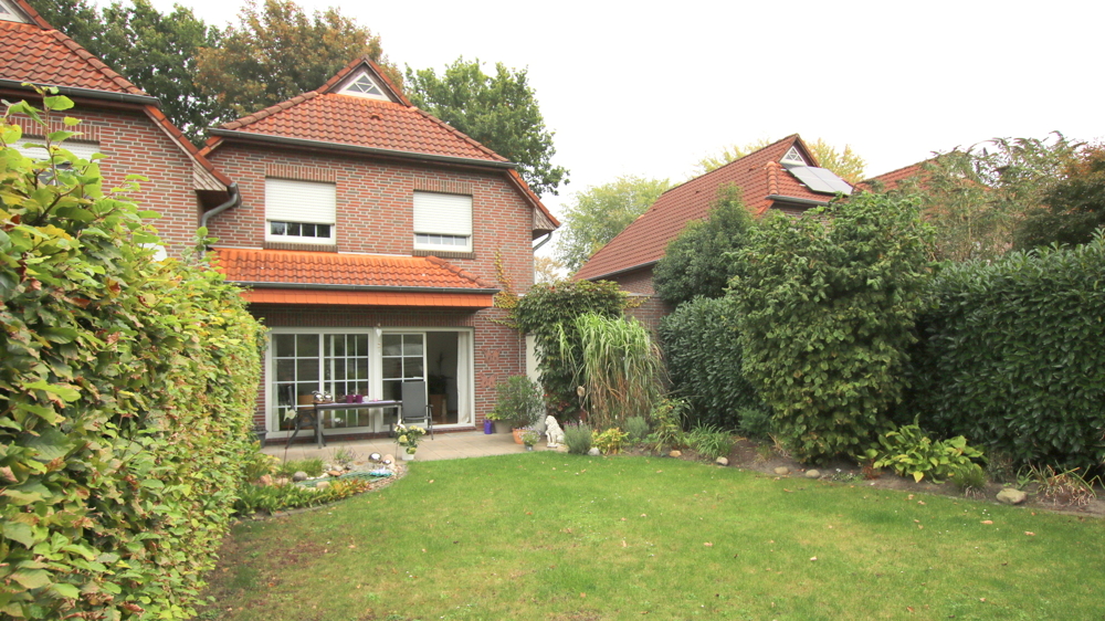 Kapitalanlage! Reihenendhaus m. Garage, Terrasse u. sonnigem Garten in Edewecht / ruh., zentr. Lage