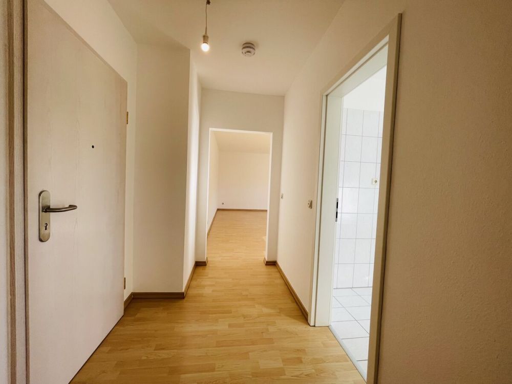 Schöne zwei Zimmer  Eigentumswohnung in Mörfelden-Walldorf - 1. Obergeschoss