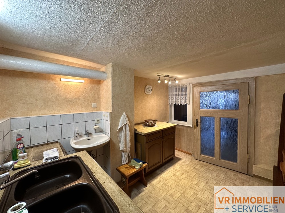 Gemütliche Doppelhaushälfte mit Scheune und Garten in 98617 Stepfershausen!